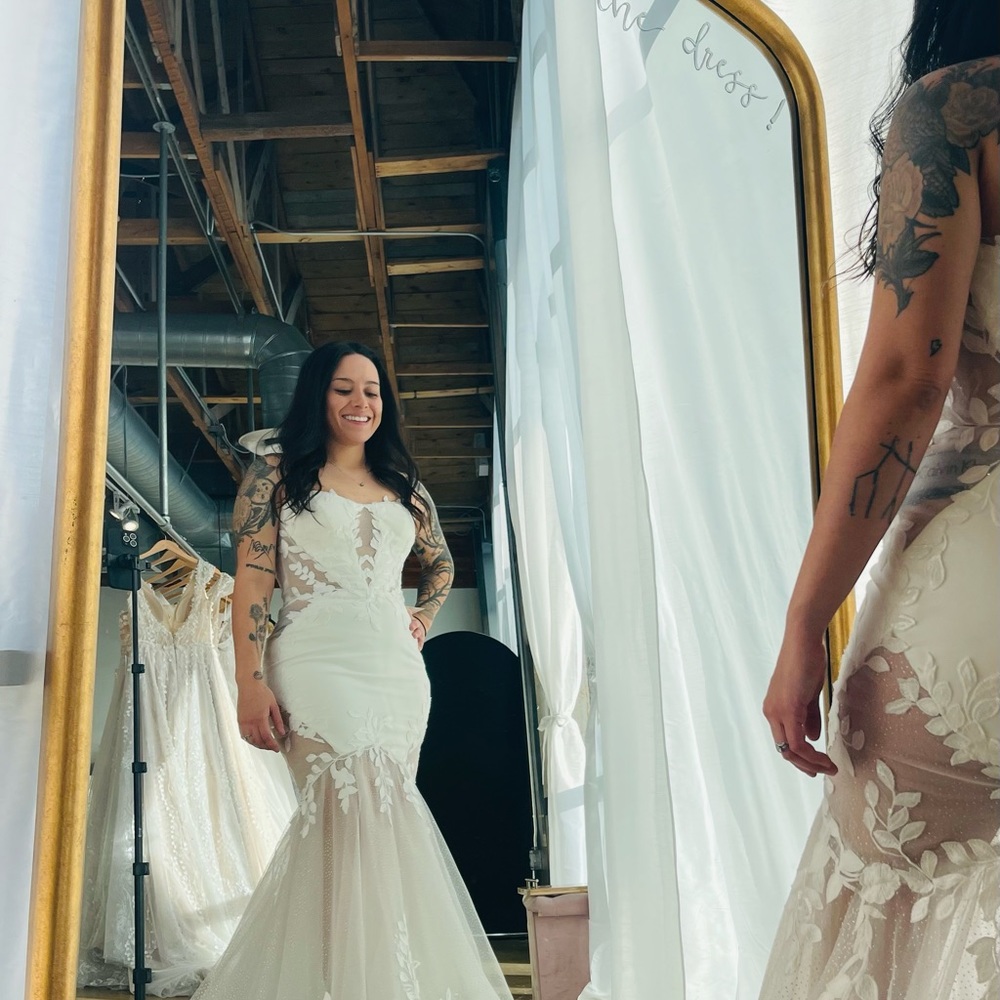 Wedding Dress - Picture 11 of 11